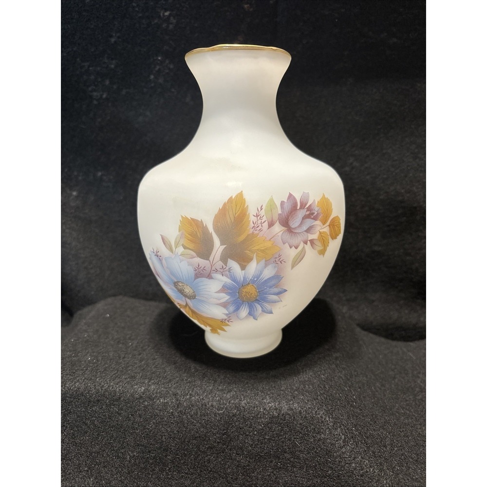 Vintage White Frosted Silhouette Vase Flowers Foliage Japan